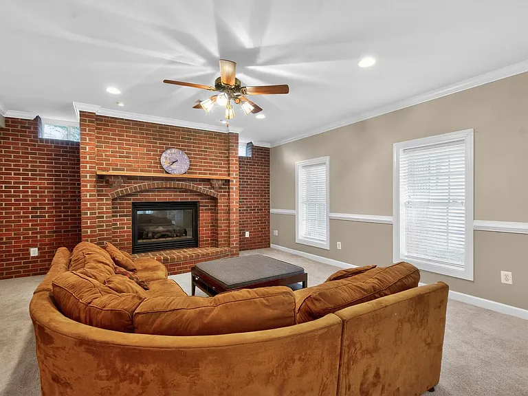 401 Hilton Head Ct — Photo 52