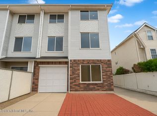 494 Winant Ave, Staten Island, NY 10309