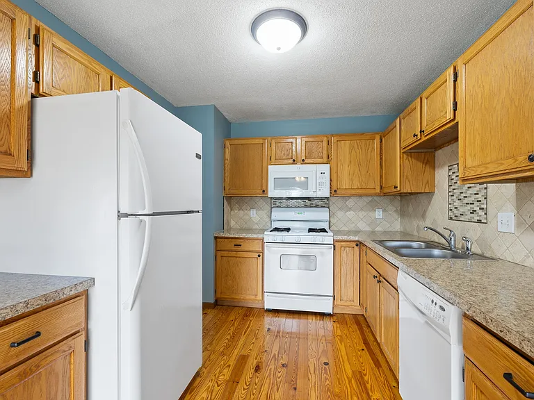 16940 Glencoe Ave #1 — Photo 8