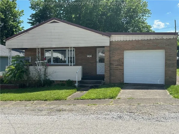 311 Rhoda St, Hurricane, WV 25526