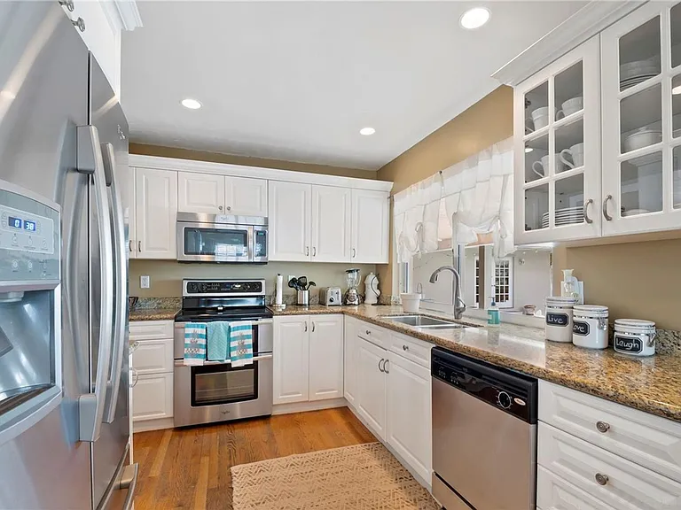 16220 SW 88th Ave — Photo 21