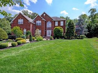 6 Dayna Dr, Monroe Twp, NJ 08831