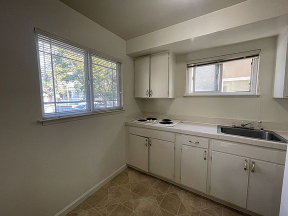 5th image of 345 N 6th St APT 6