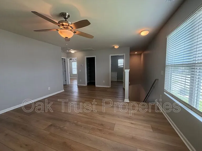 701 Greymohr Ln — Photo 12