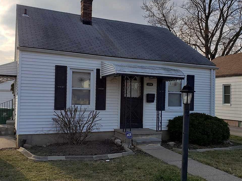 1st image of 22111 Oakwood Ave