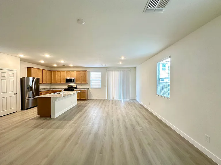 4090 Juniper Pear Ave — Photo 4