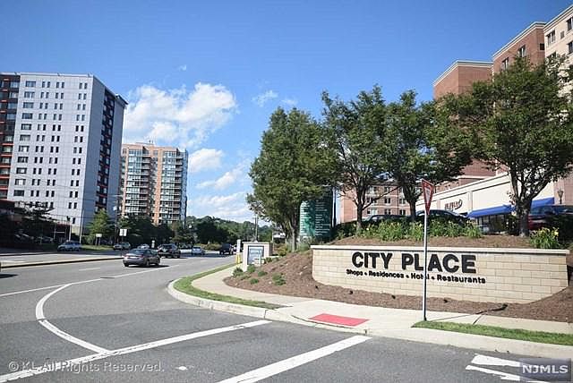 1st image of 1305 City Pl #1305