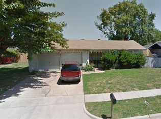 2111 Stonegate St, Arlington, TX 76010