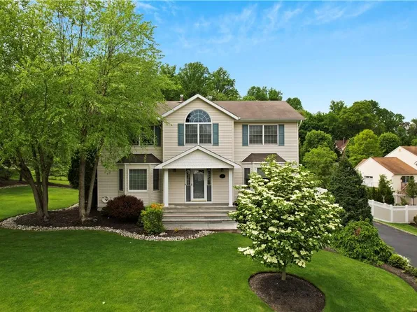 14 Oakley Boulevard, Garnerville, NY 10923