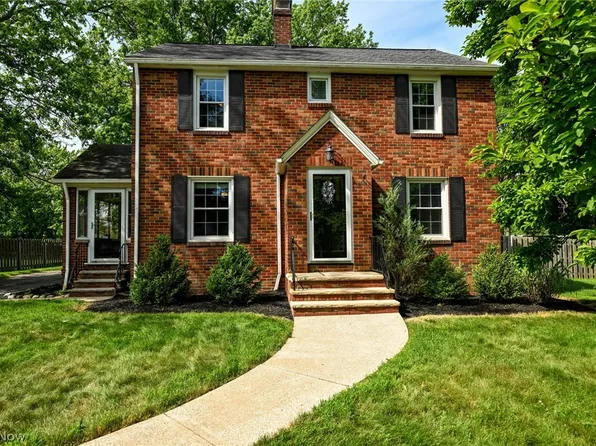 19641 Westwood Dr, Strongsville, OH 44149