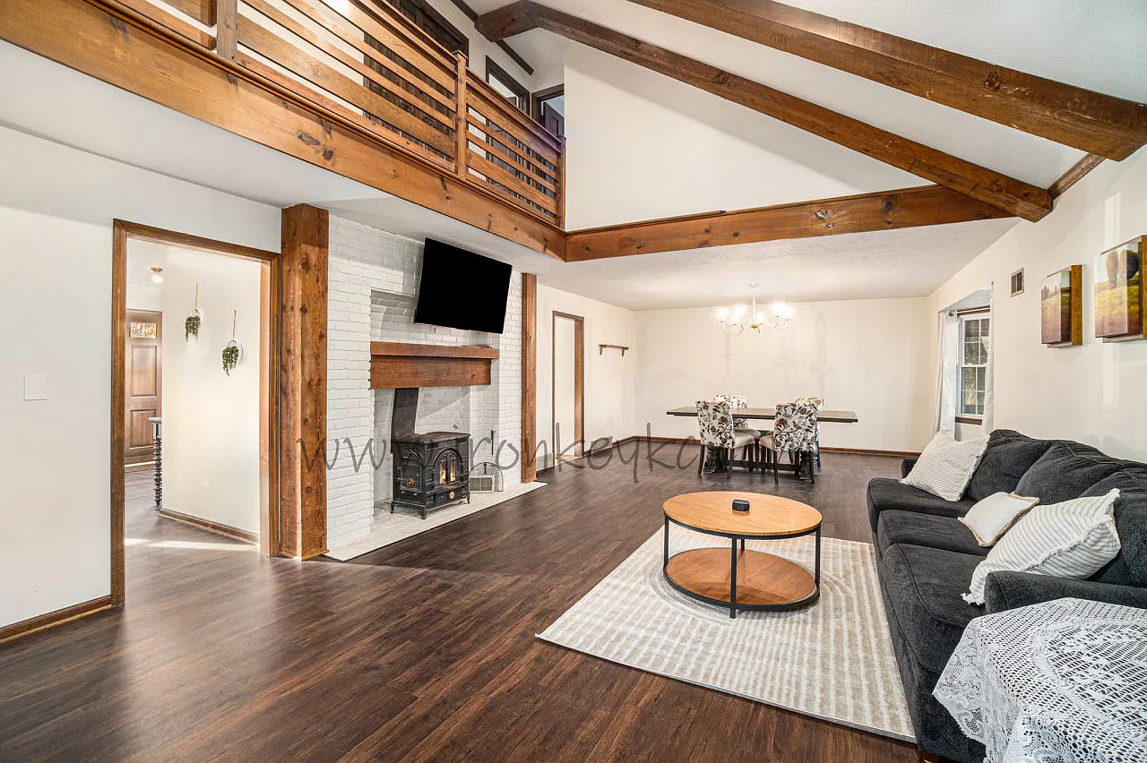 4 bed, 1952 sqft, $2,700 — Photo 3