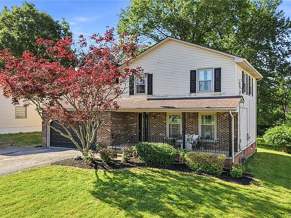 2nd image of 6024 Yorktown Ln