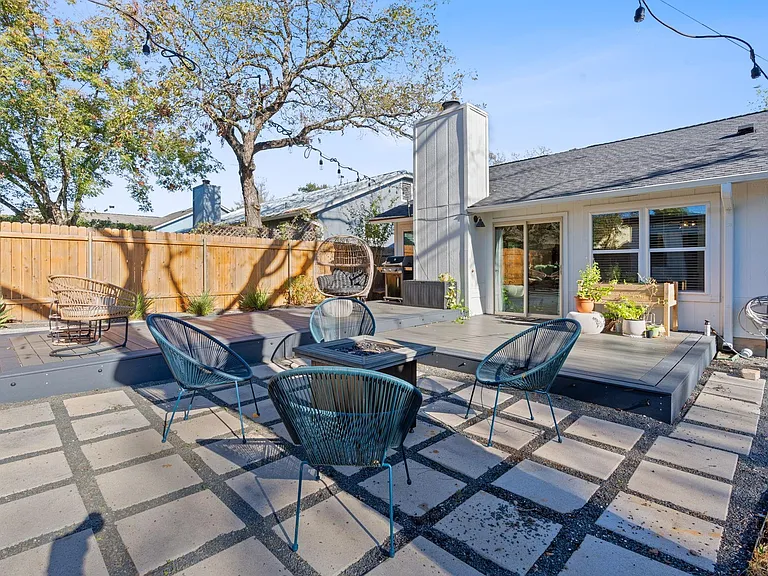 4916 Transit Cir — Photo 18