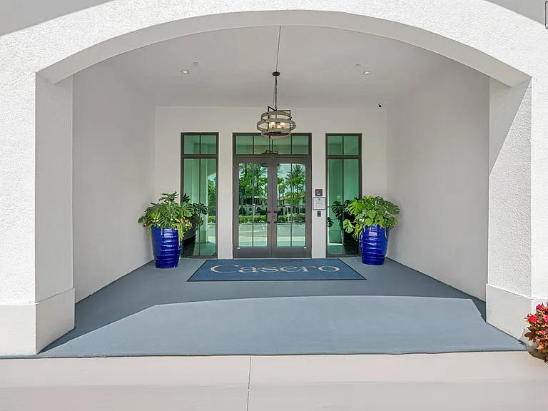 Casero Apartments — Photo 11