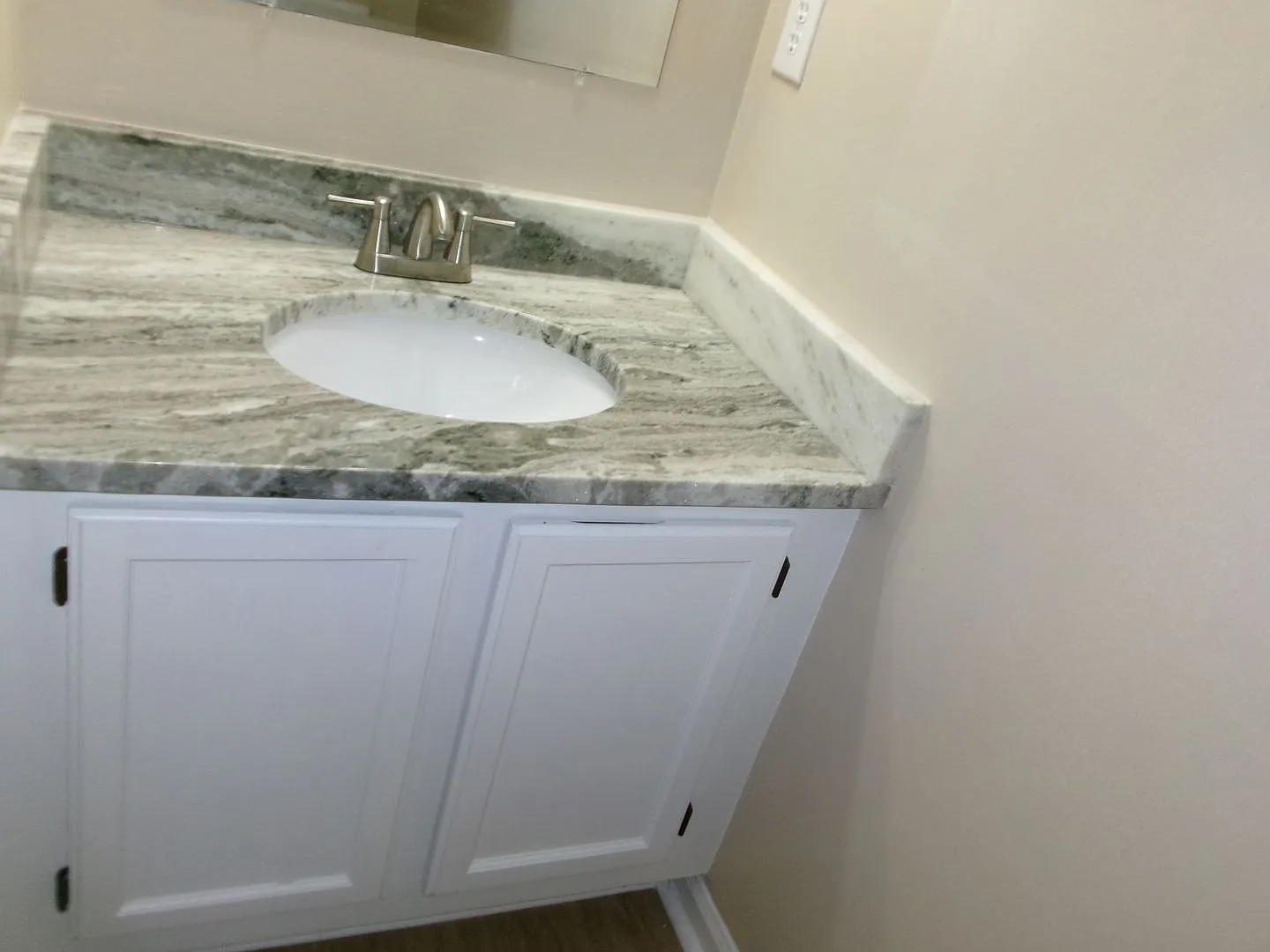 Rent Special - 2 Bedroom Townhome Walking Distance To The Waterfront — Photo 3
