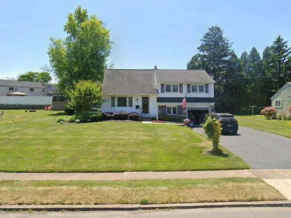 716 W Bristol Rd, Warminster, PA 18974