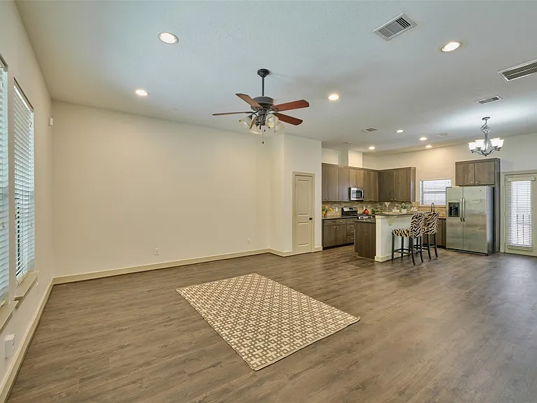 2422 Navigation Blvd #E — Photo 12