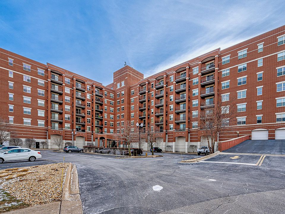 1st image of 1700 Riverwoods Dr APT 402