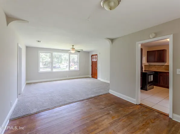 8073 OAKWOOD Street, Jacksonville, FL 32208