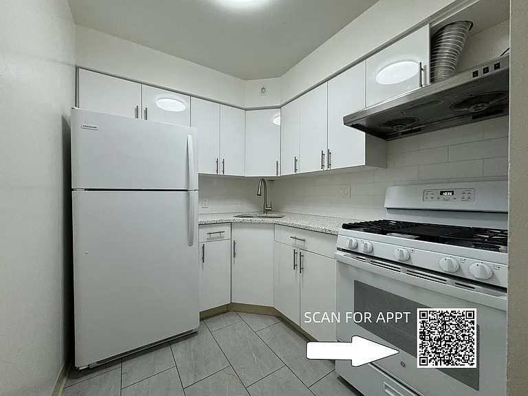 61-39 168th St #2F — Photo 10