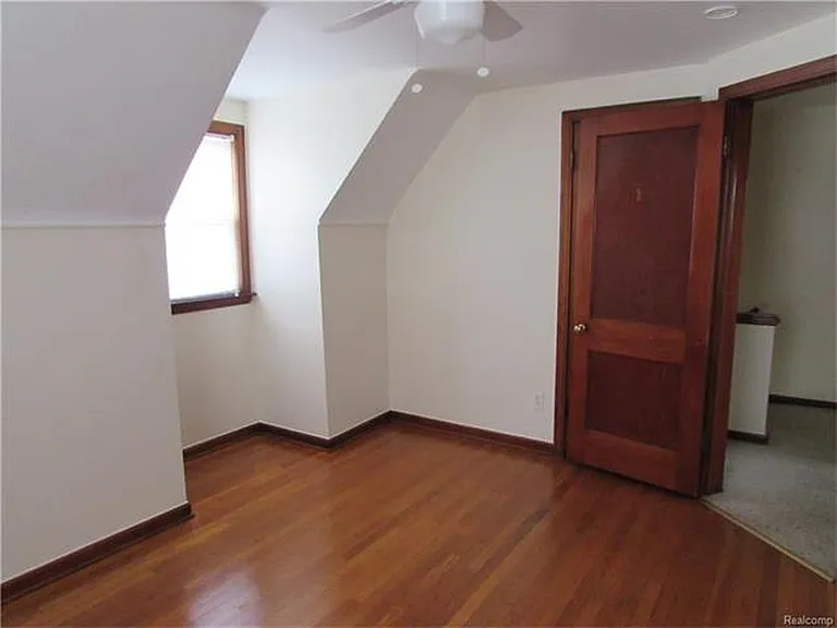 3018 Gloria St — Photo 5