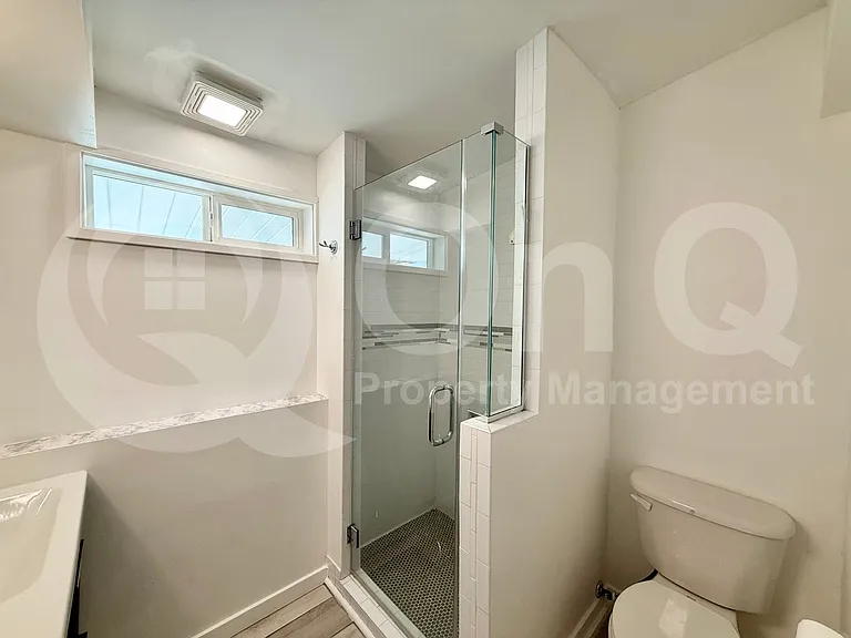 525 N Vine St — Photo 20