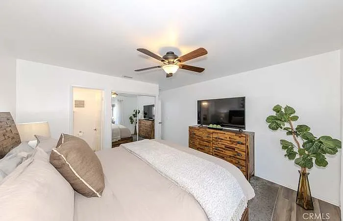 2219 W Coronet Ave — Photo 9
