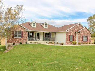 248 Fair Oak Rd, Deerfield, WI 53531