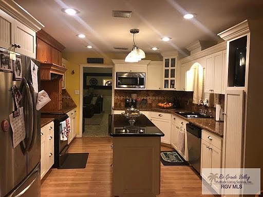 4th image of 4035 Retama Dr
