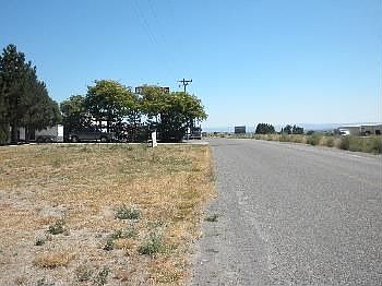 2nd image of 318 E Frontage Rd N