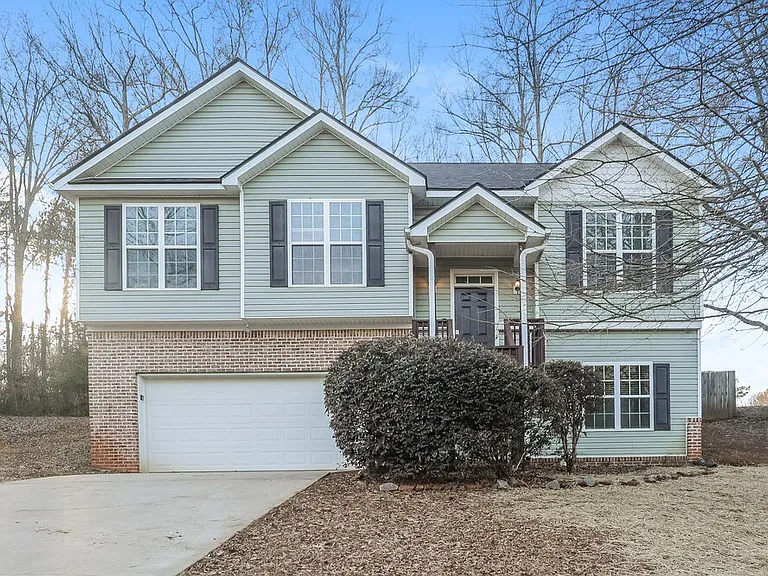 18 Forrest Ln — Photo 1