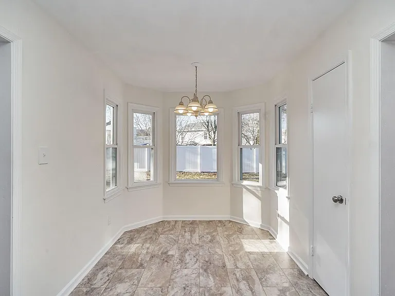1221 Garth Ct — Photo 6