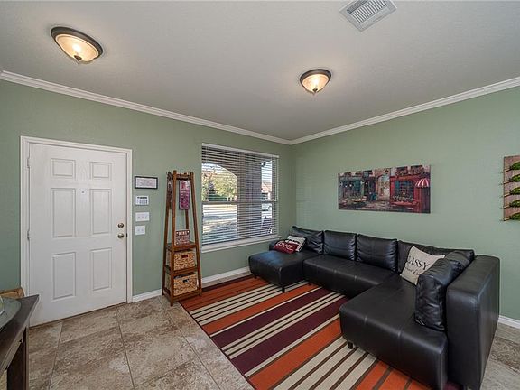 5th image of 2116 Woodway Dr