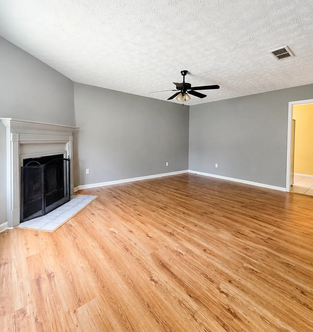 314 Country Club Drive — Photo 3