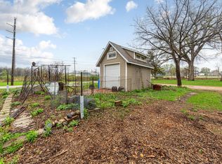 425 2nd St S, Waterville, MN 56096