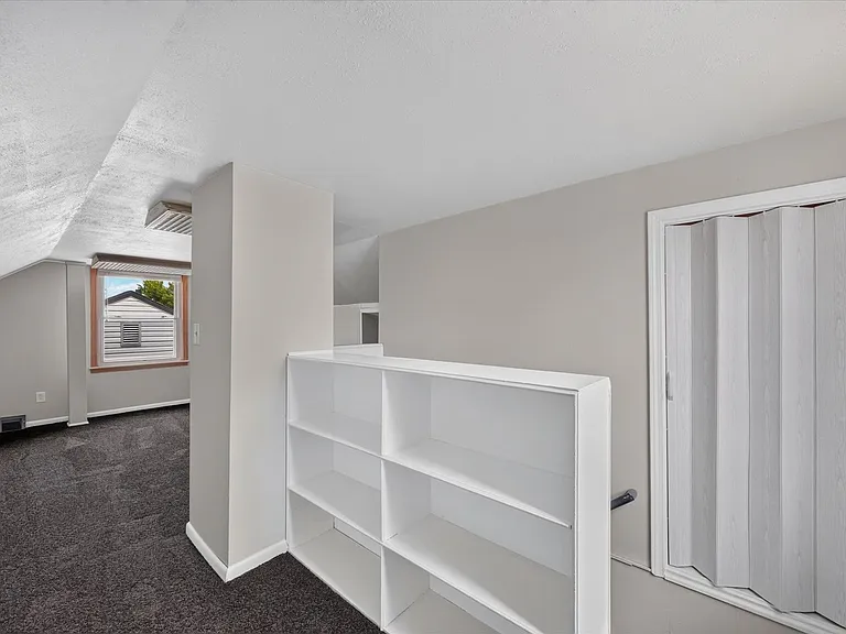 2090 Cicotte Ave — Photo 27