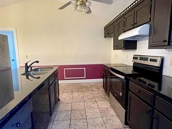 3rd image of 355 Andy St