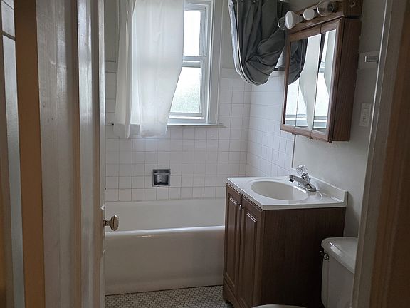 3rd image of 5907 W Arthington St #2