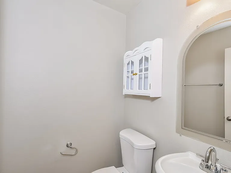 9213 Millikan Ave — Photo 16