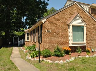 322 Middle Oaks Dr, Chesapeake, VA 23322
