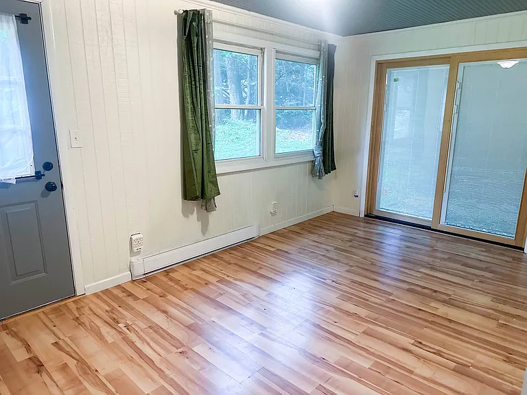 200 Oakley Dr — Photo 27