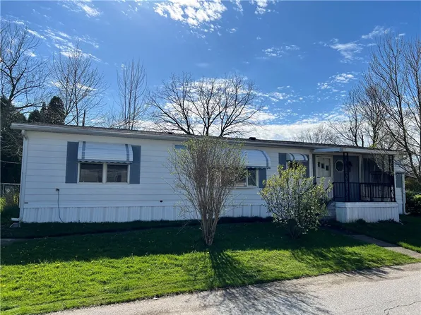 122 Honeybrook Cir W, Girard, PA 16417