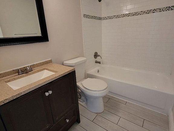 5th image of 2711 Vandiver Dr APT 307