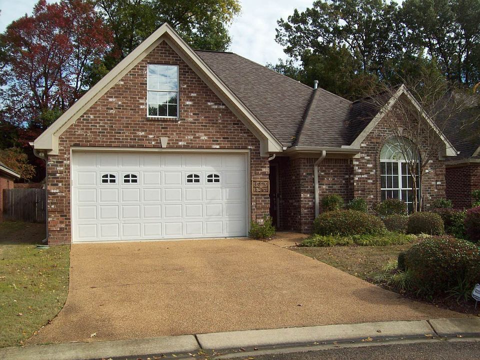 1st image of 100 Trumpet Vine Ln