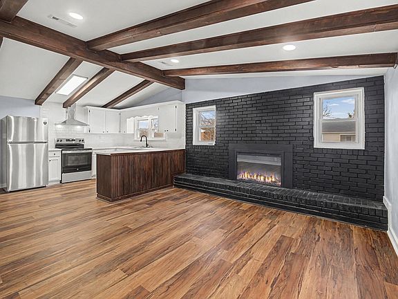 4th image of 303 Sarratt Ave