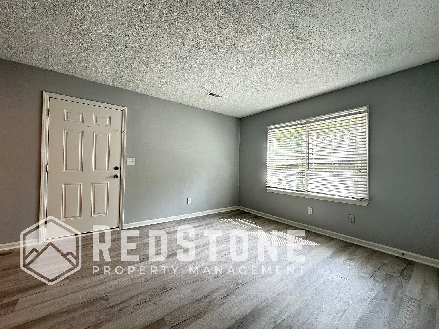2 bed, 1.0 bath, $915 — Photo 1