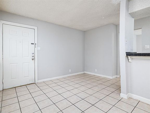 4th image of 4314 Gillis St #105