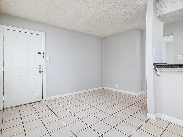 4314 Gillis St #105 — Photo 4