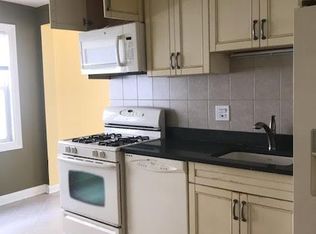 4938 Mulford St APT 2E, Skokie, IL 60077