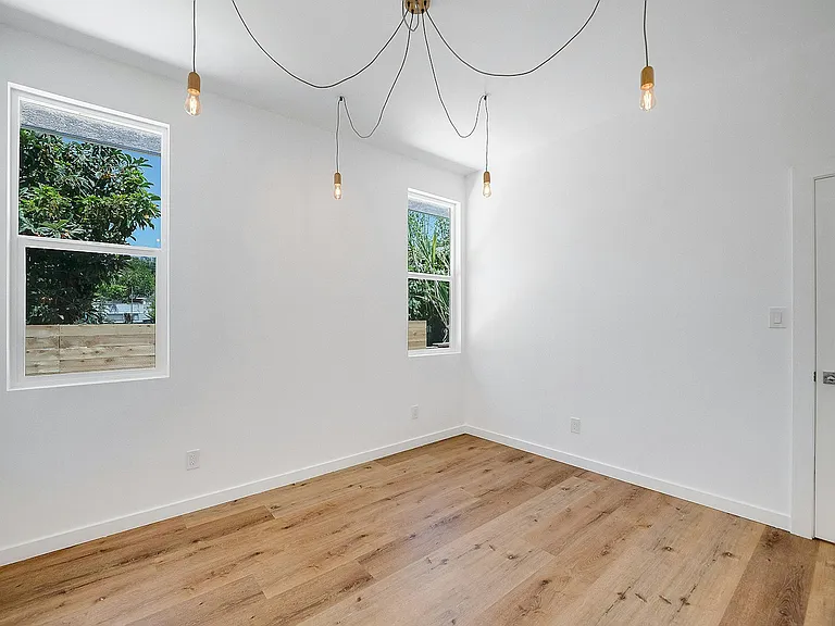 2322 Alta St — Photo 16